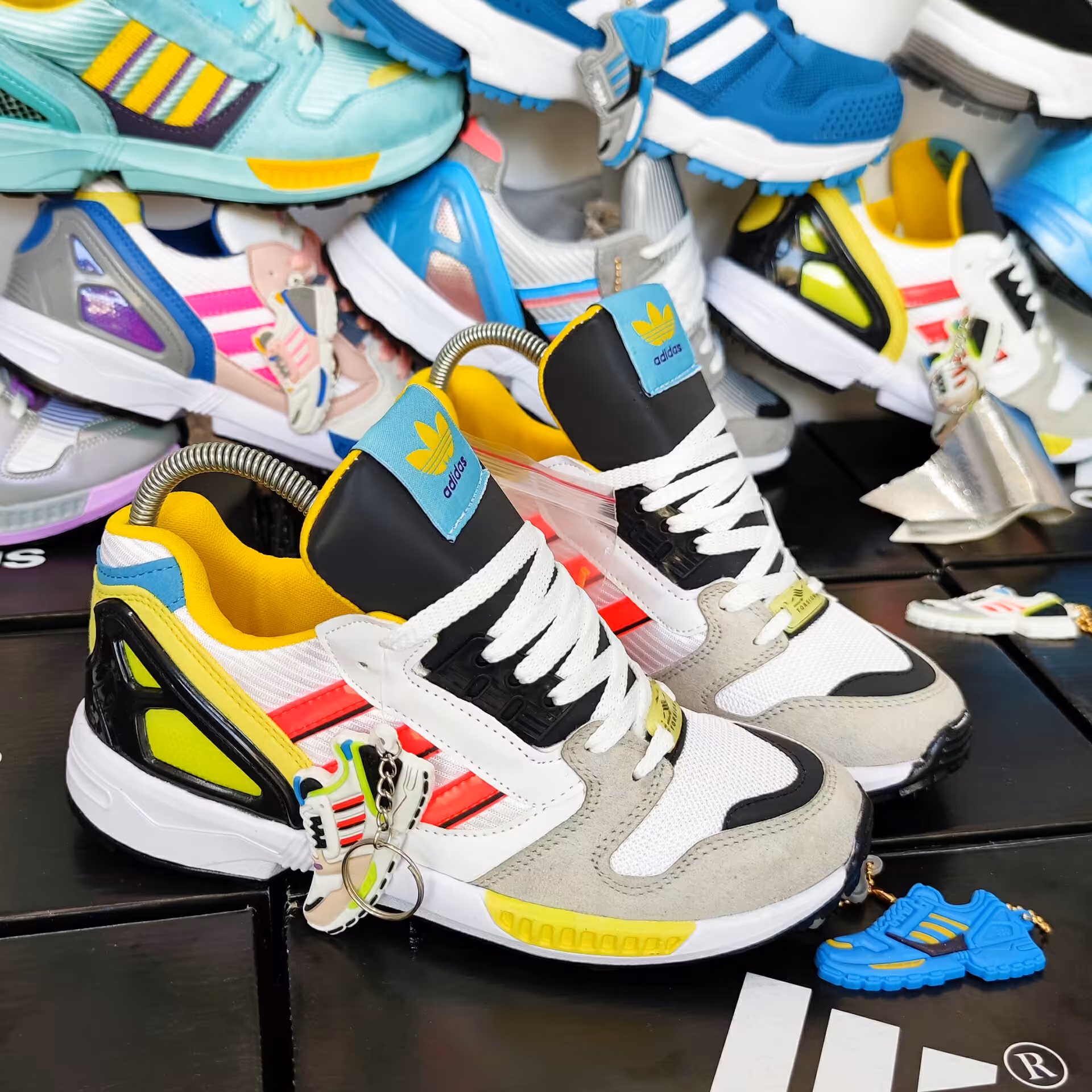 کتونی آدیداس زدایکس zx 8000اتموس جاسوئیچی جدید 