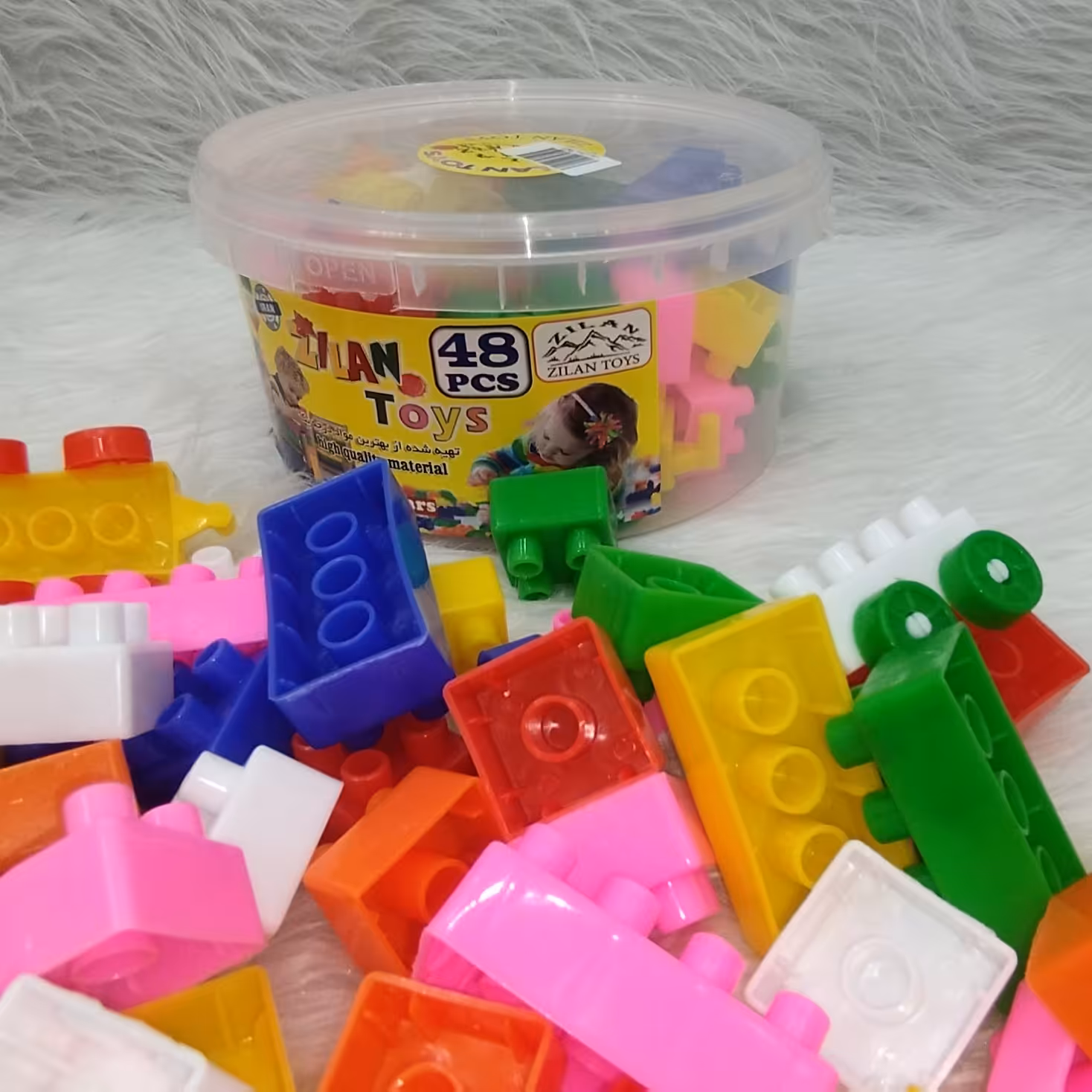لگو آجری 48 قطعه همراه با قطعات چرخدار بسته بندی سطلی
