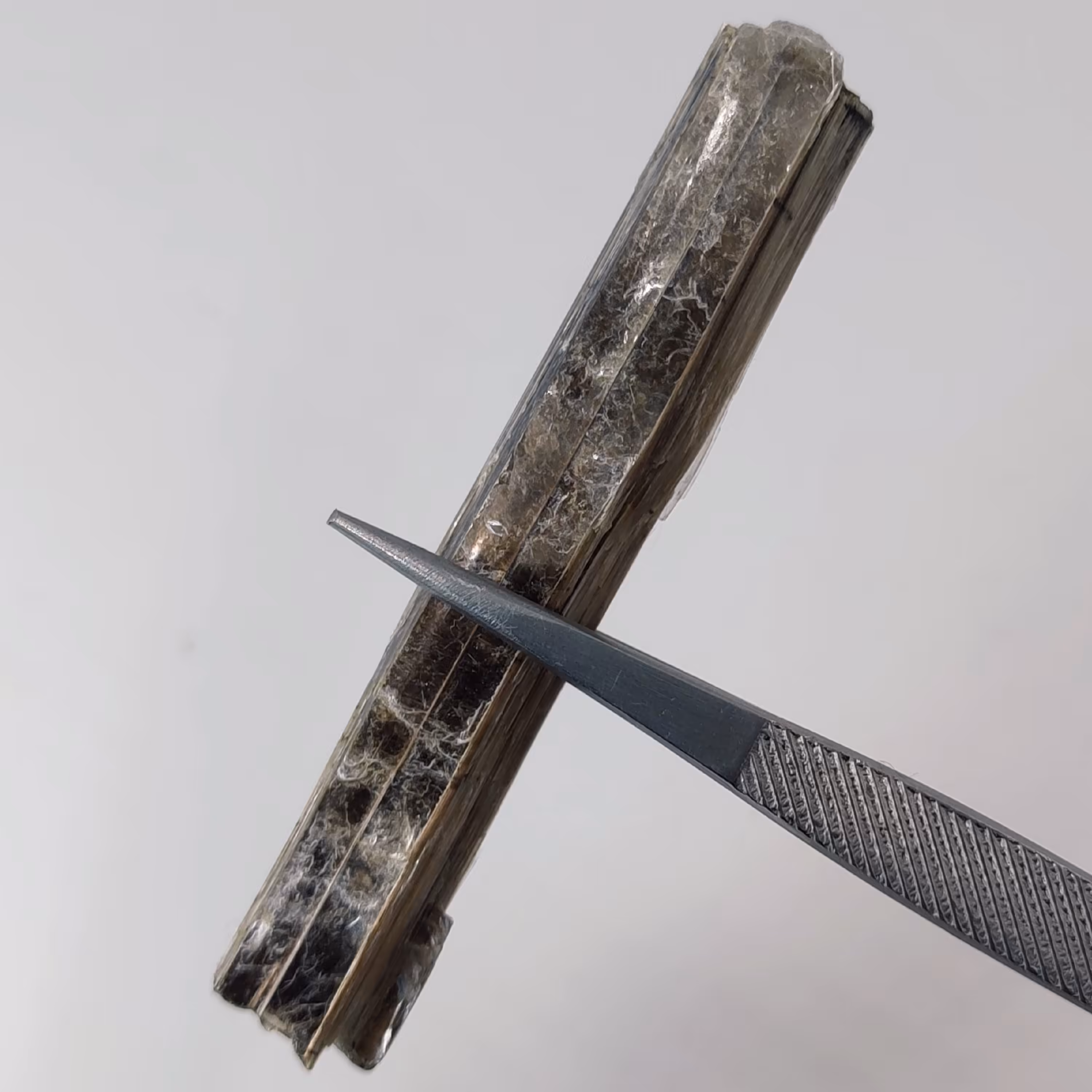 کانی موسکویت معدنی و طبیعی (ورقه ای)