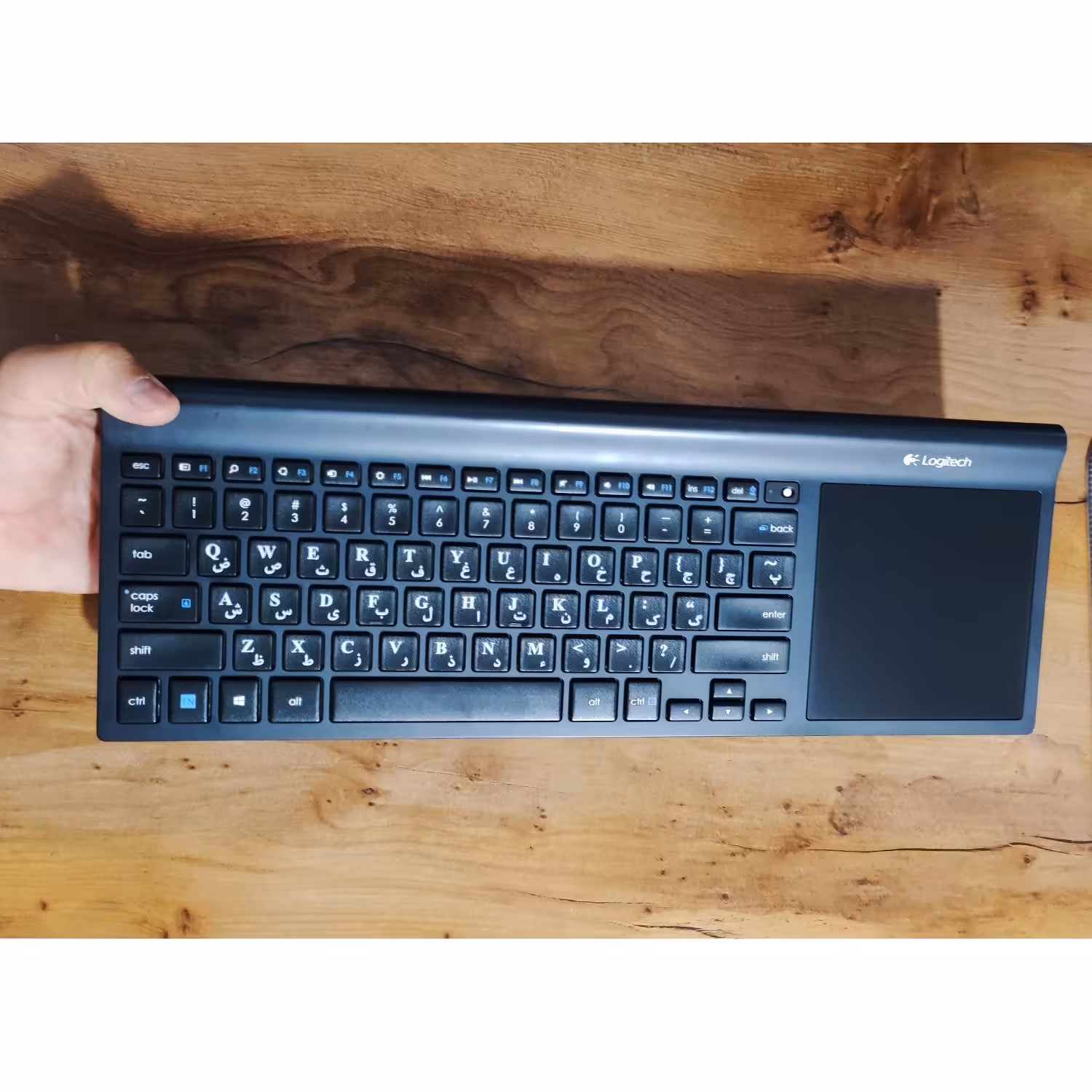 کیبورد با پد لمسی Logitech TK820
