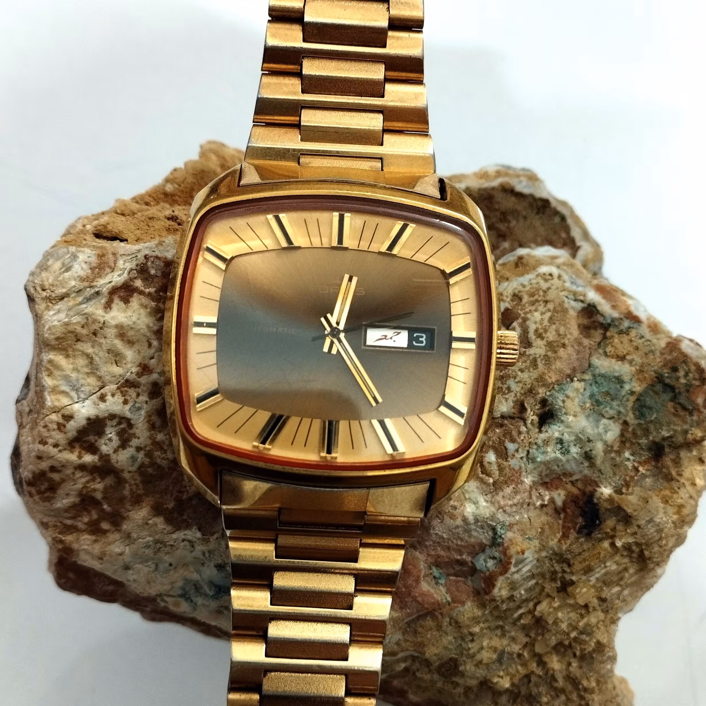 ساعت فورتیس کلسیونی ،با 70 سال قدمت (اصل سوئد)