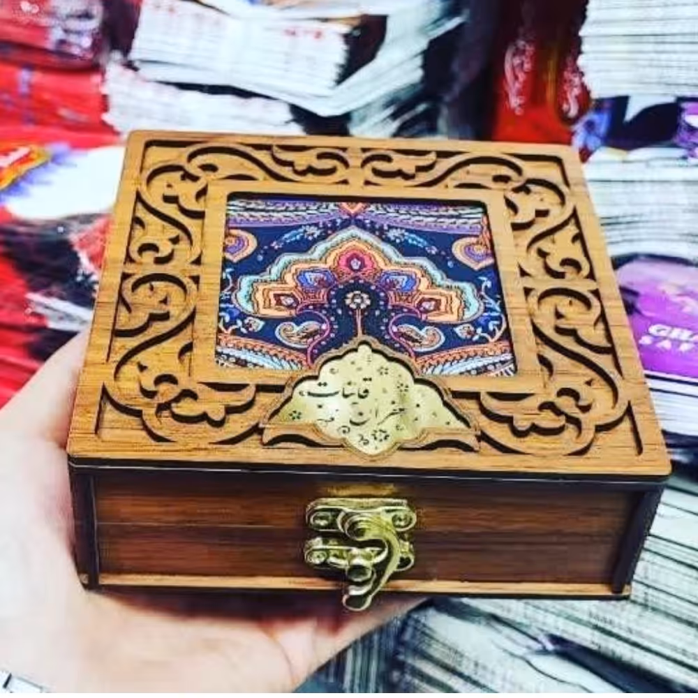 جعبه کادوئی زعفران با ظرف شکلاتی  و هاون نقلی مناسب هدیه