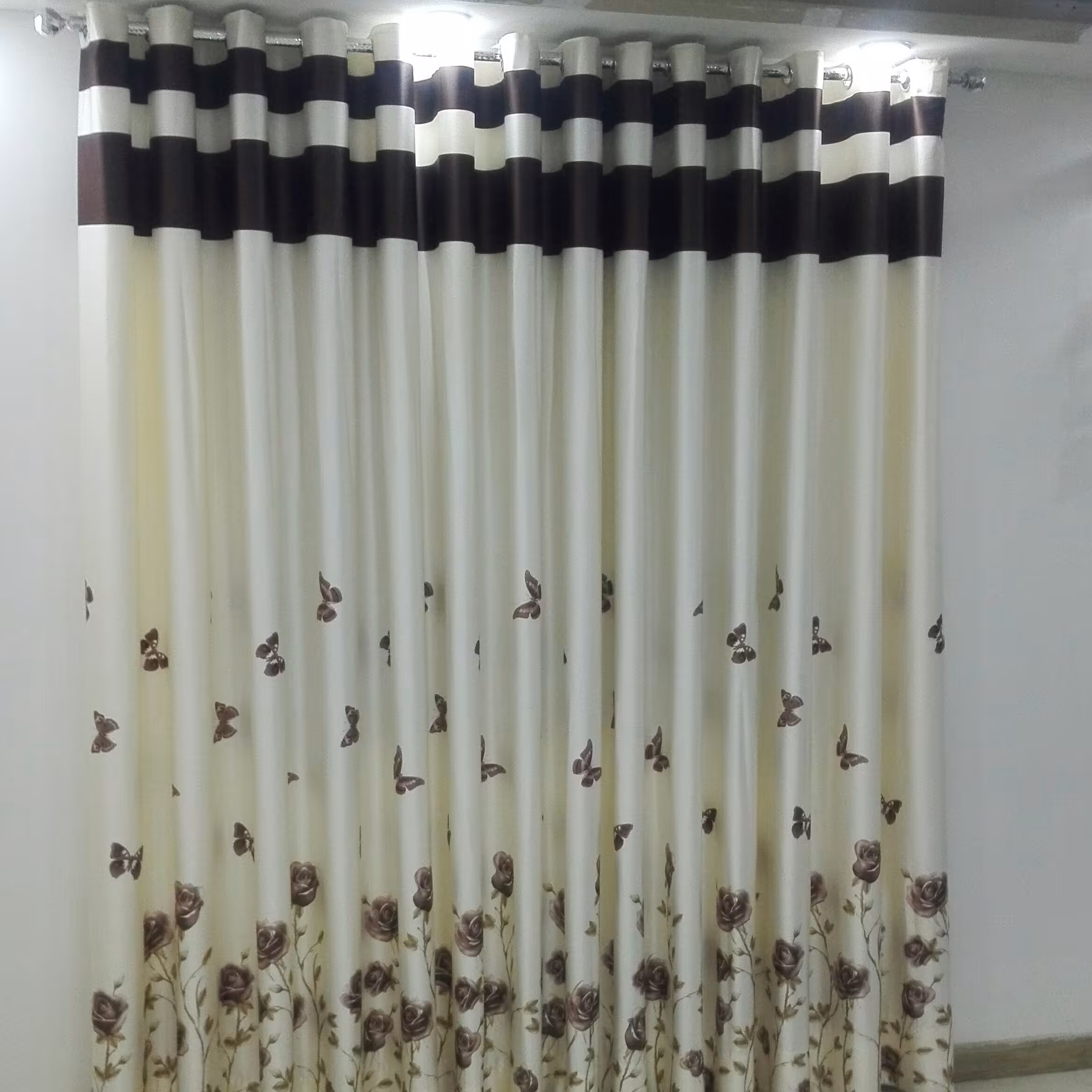 ساتن ژکارد طرح رز پروانه