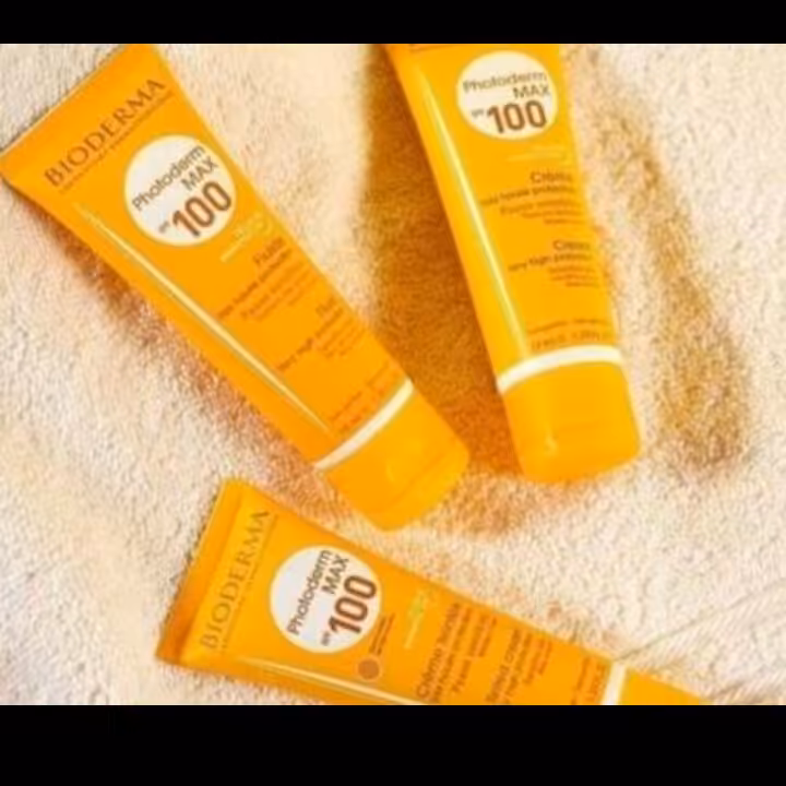 ضد افتاب بیودرما رنگی بژ روشن spf100 اصلی