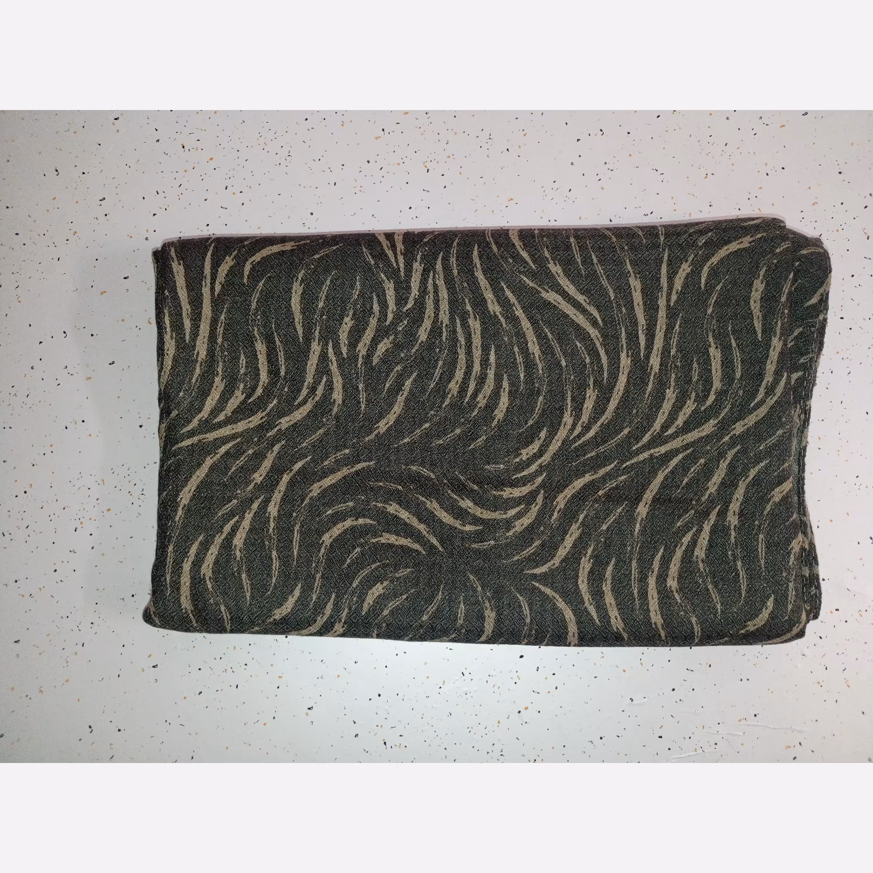 شال نخی ژاکارد.