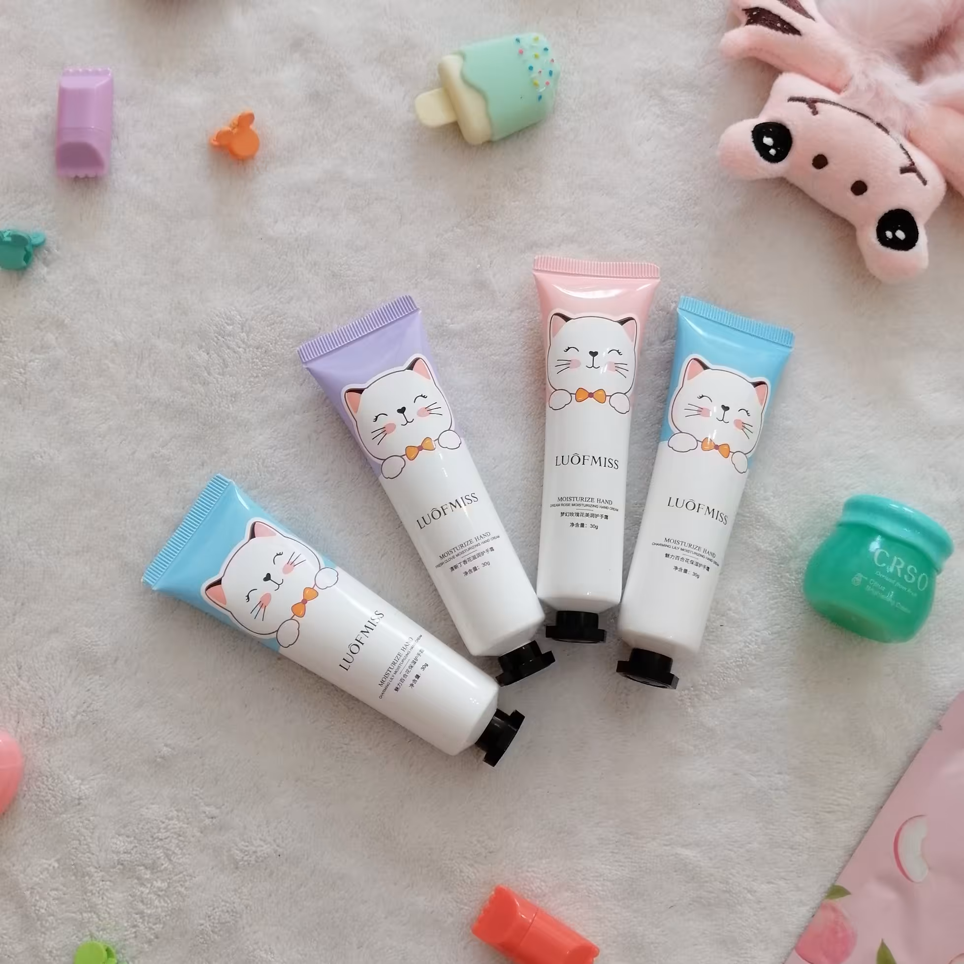 کرم دست لافمیس luofmiss hand cream طرح گربه در 3 رنگ با رایحه ملایم و خوب 