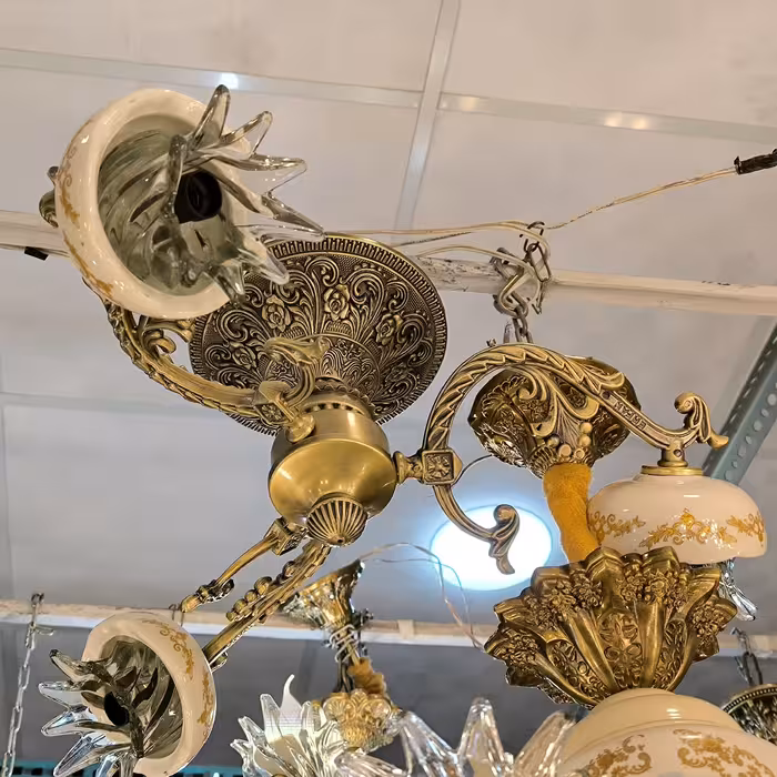 سقفی 3 شاخه رو به پایین شاخه بزرگ ساده و چینی قطر 55 سانت رنگ آنتیک محصول شرکتی