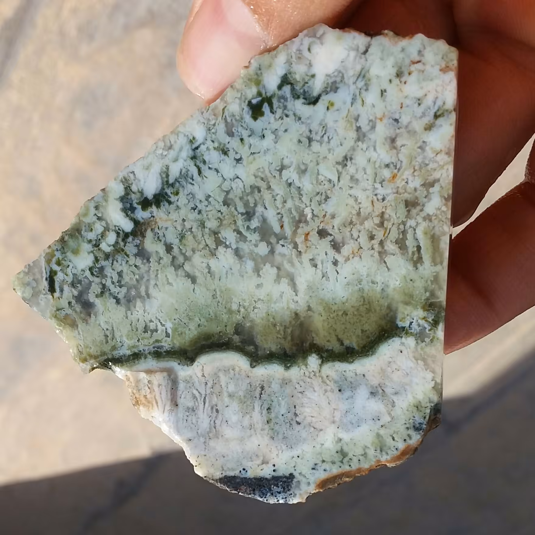 اسلایس سنگ راف عقیق شجر شکوفه سبز بسیار زیبا و خاص 100 در 100 طبیعی  
کد 12042