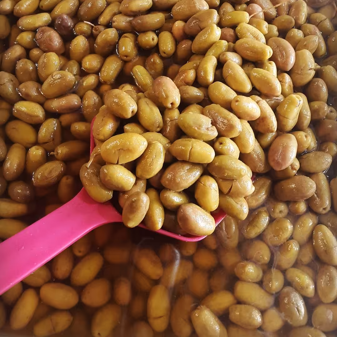 زیتون شکسته ماری درهم گوشتی پارساله