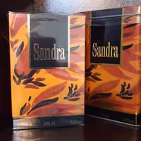 ادکلن  sandra بعلت گذشتن تاریخ زیر قیمت