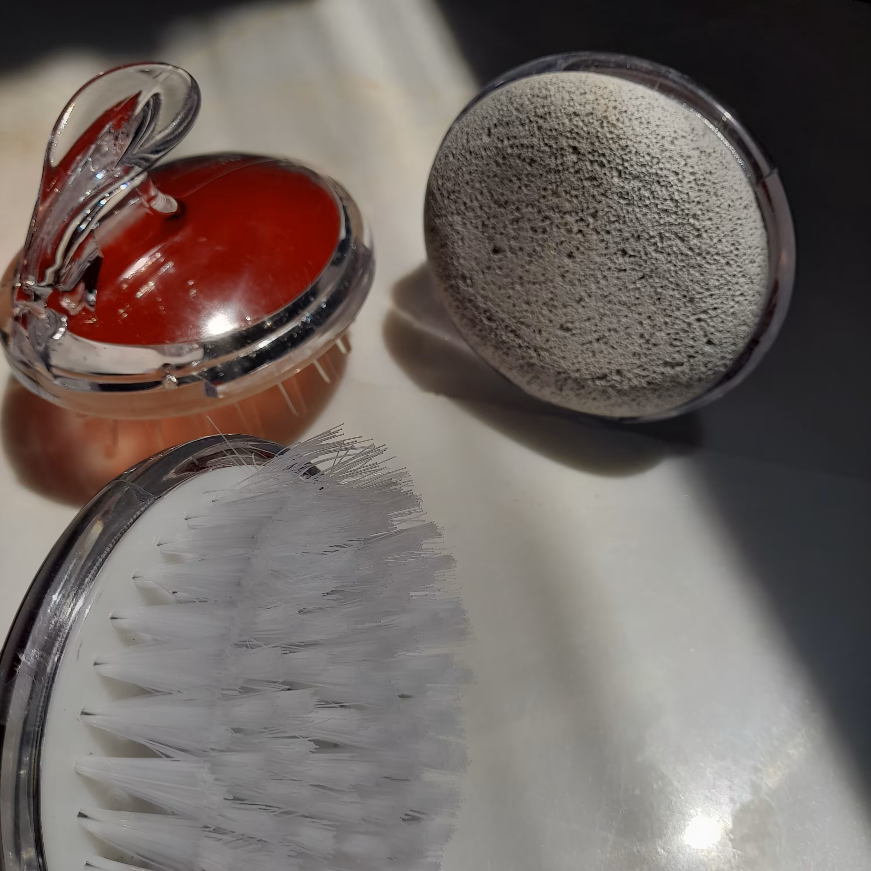 پک 3 تیکه حمام (سنگ پا ،براش شستشو بدن ،ماساژور سر )