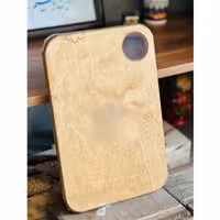 تخته گوشت مدل T1 طرح سوراخ دار جنس چوب چندلایه