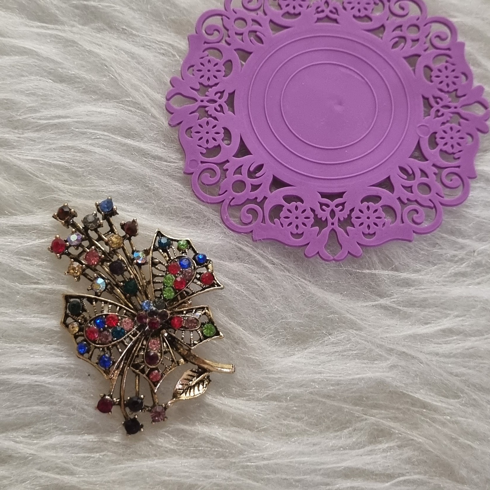 سنجاق سینه گل نگین دار بزرگ مجلسی شیک خاص گل سینه پروانه 