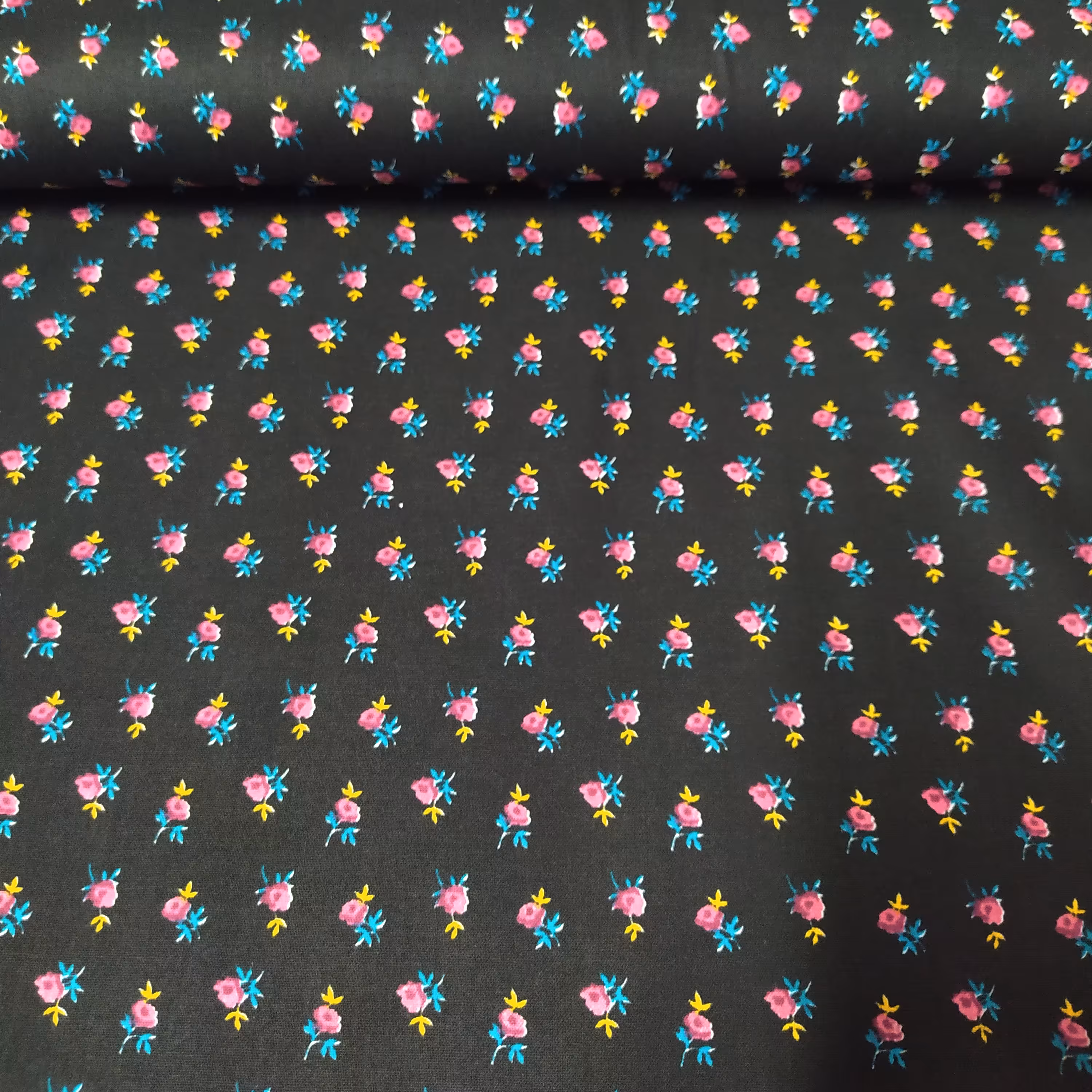 پارچه لباسی مدل غنچه