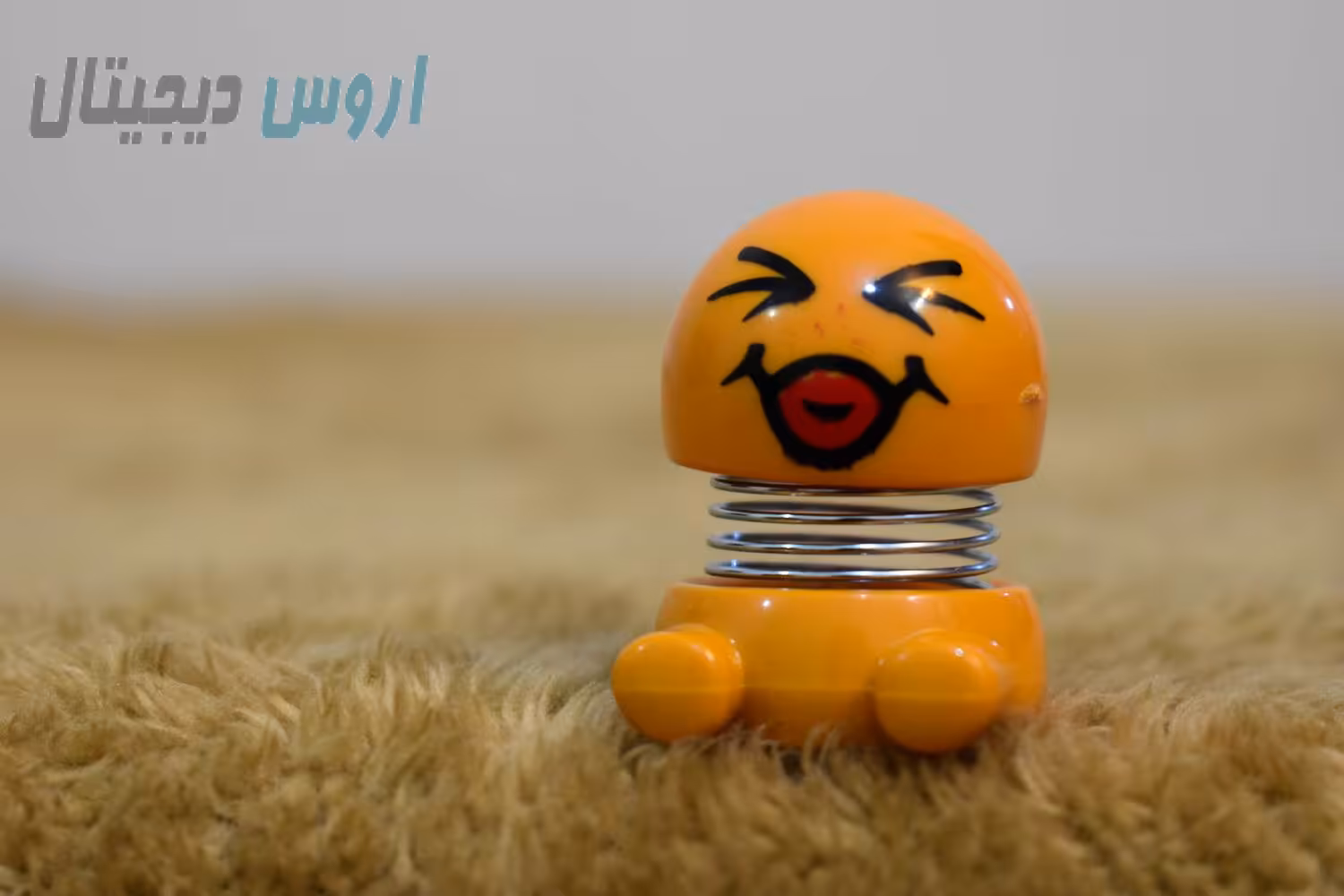 عروسک ایموجی فنردار کوچک مدل K-01