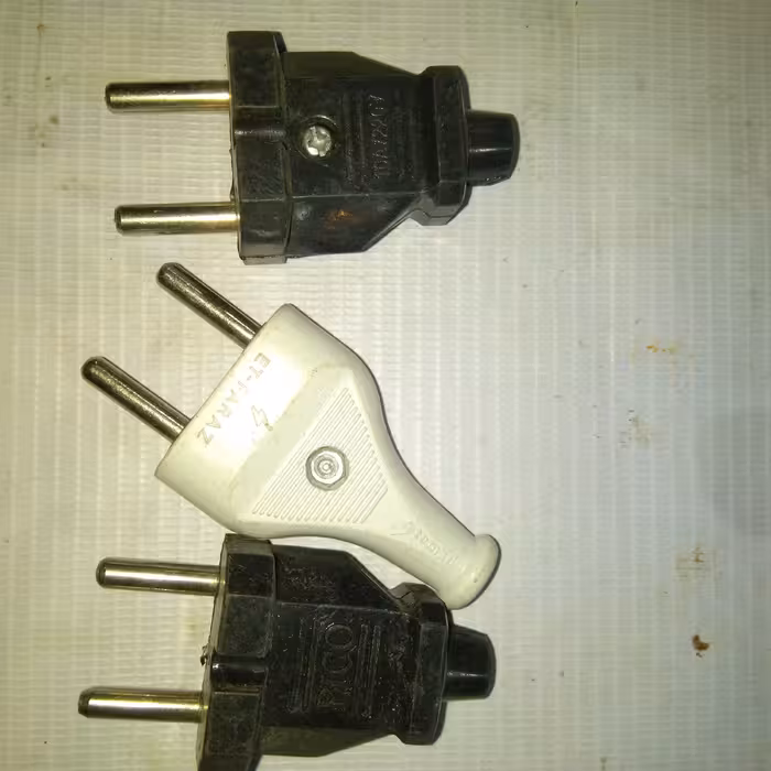 دوشاخه برق  پیکو