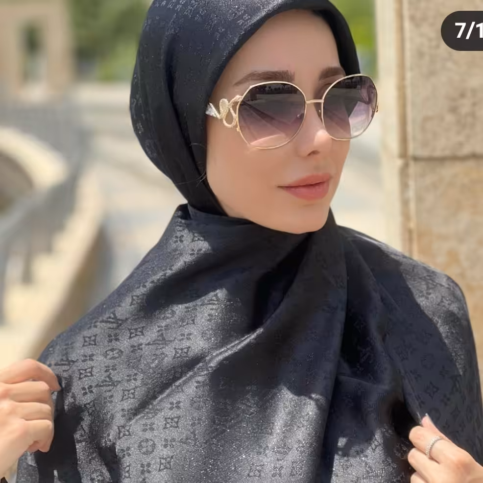 شال مشکی لمه