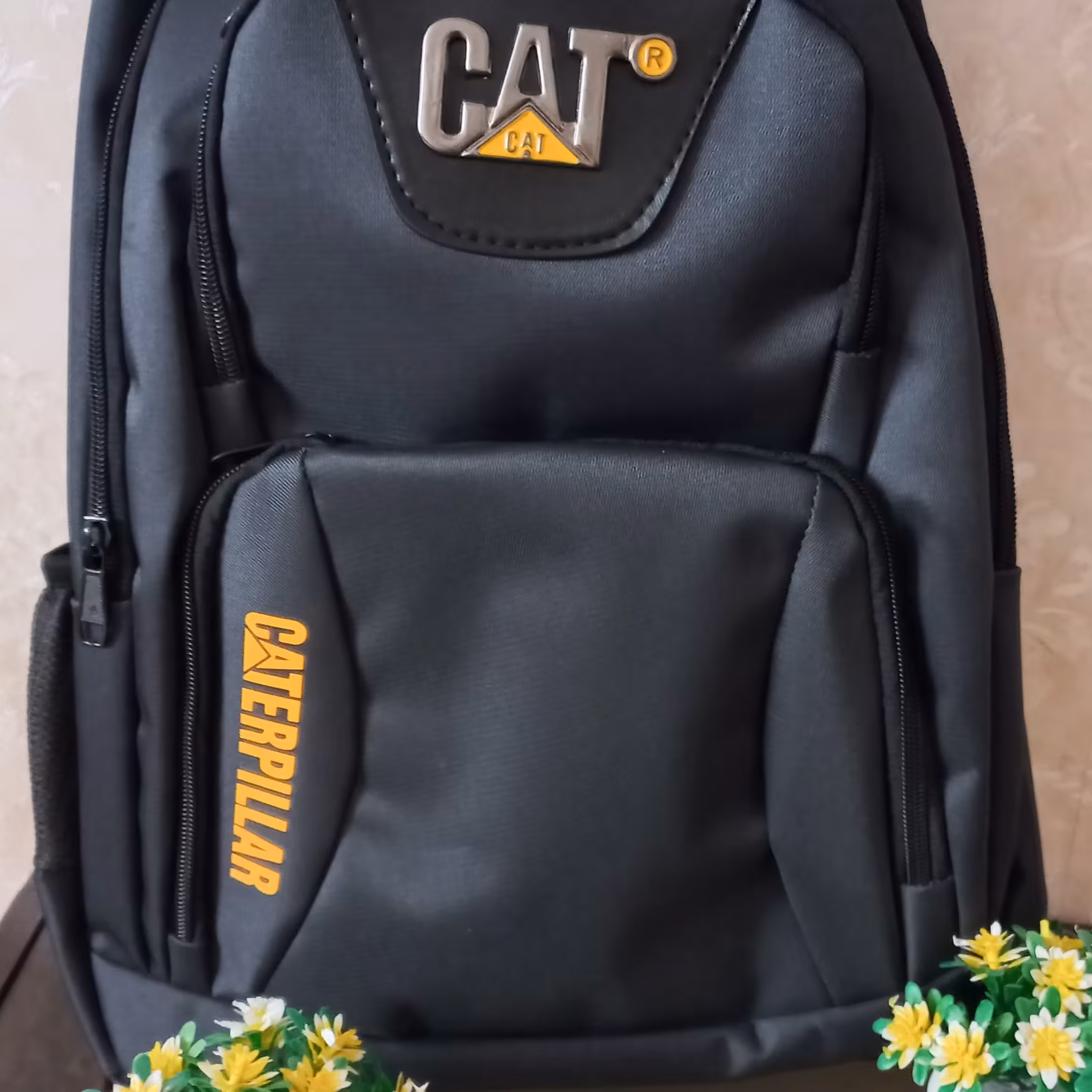 کوله پشتی سایز متوسط برند Cat