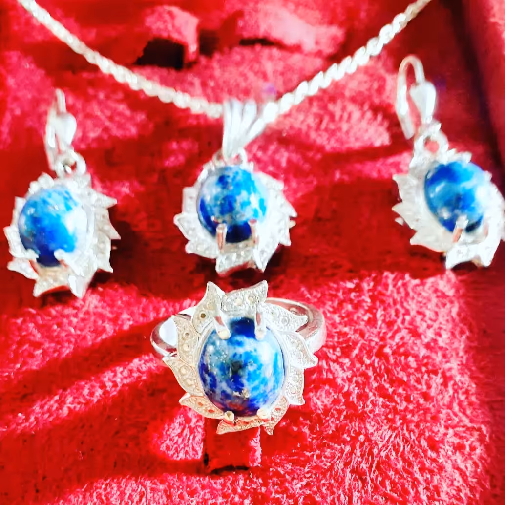 نیمست کامل نقره  925 با نگین لاجورد معدنی و طبیعی تراش دست