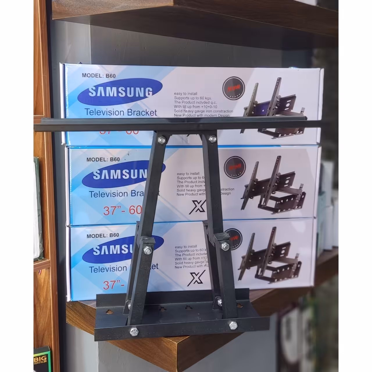 پایه دیواری تلویزیون بازویی از سایز 37 تا 60 اینچ