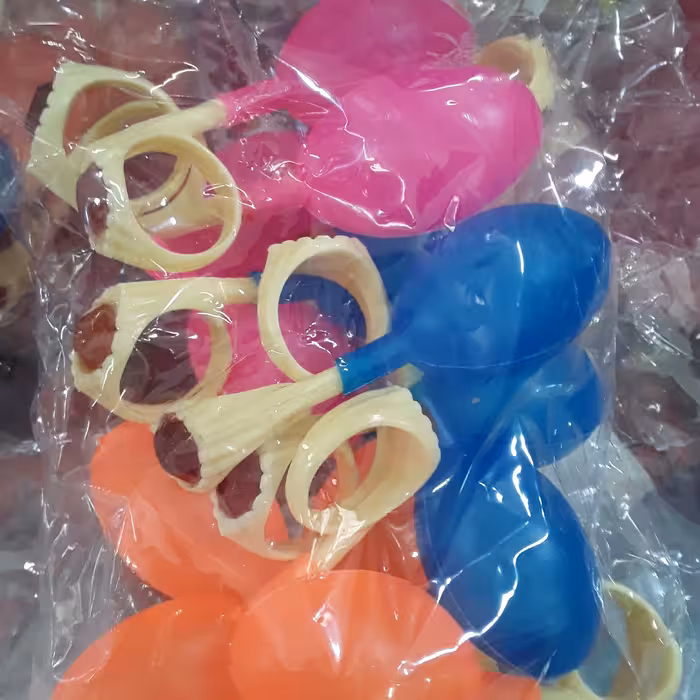 اسباب بازی آب پاش انگشتی کوچک مناسب برای بازی در روزهای گرم سال 