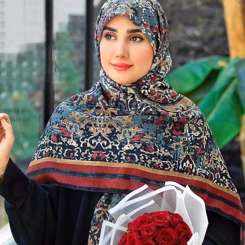 روسری پتینه طرح دار حاشیه قرمز سوپرنخ (کد080)