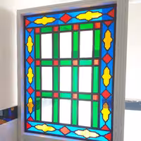 مبدل پنجره ی معمولی به پنجره رنگی (گره چینی) طرح مستطیل .قیمت هر متر مربع پنج میلیون و شصت هزار تومان (پس کرایه)