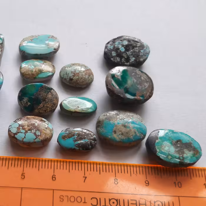 سنگ فیروزه نیشابور اصل پک 17 عددی ناب نیشابور بدون بهسازی و احیا کاملا طبیعی 