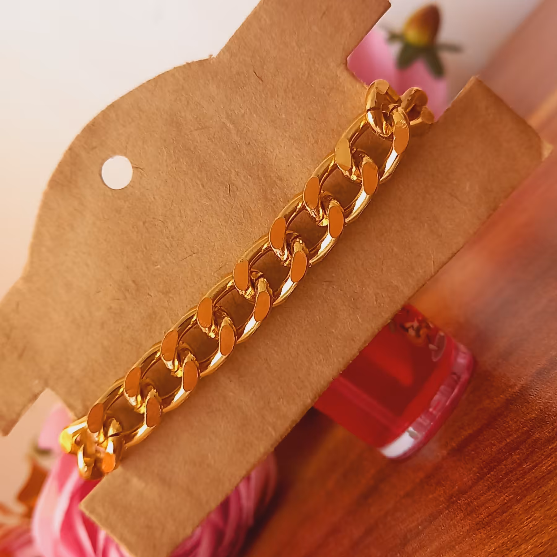 دستبند کارتیر طلایی(قبل از سفارش هماهنگ شود با تشکر)