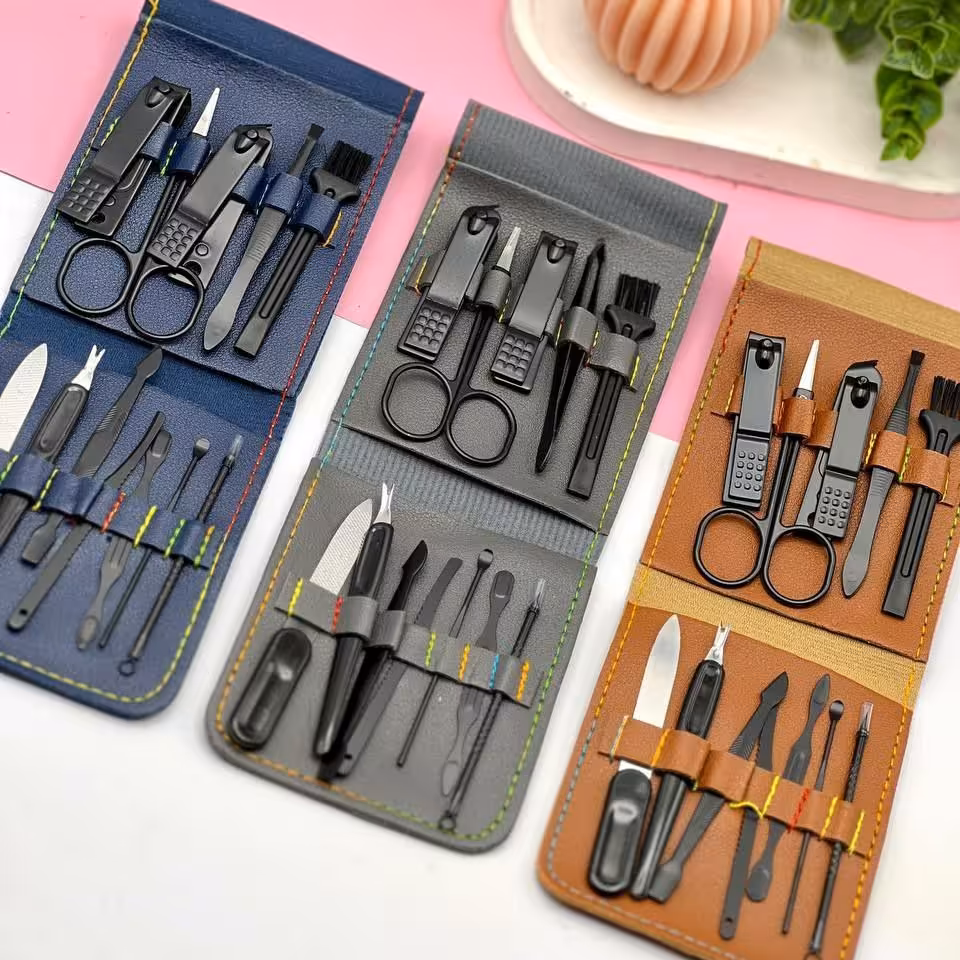 مانیکور چرمی 12تکه