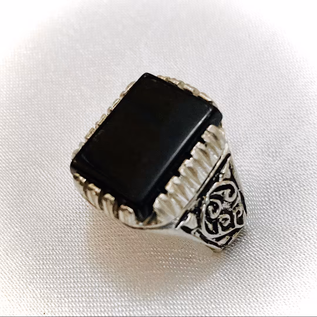 انگشتر نقره مردانه رکاب سیاه قلم نگین عقیق مشکی