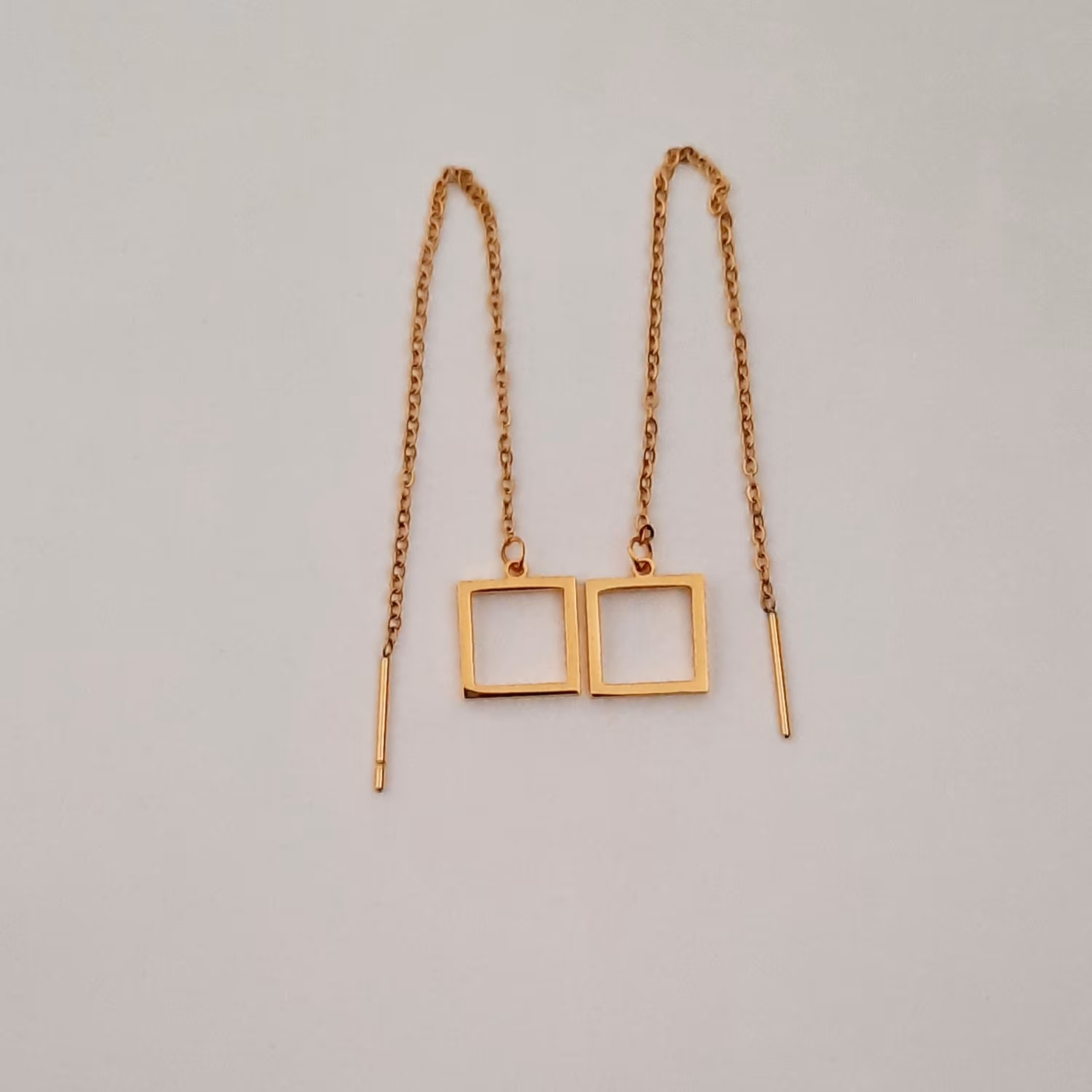 گوشواره بخیه ای مدل مربع