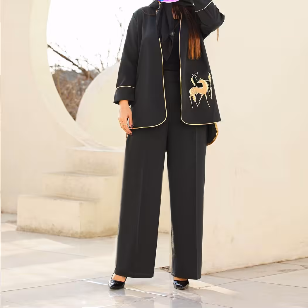 ست جذاب عیدانه مانتو. شلوار مازراتی گلدوزی شده  مانتو. مغزی دوزی شده