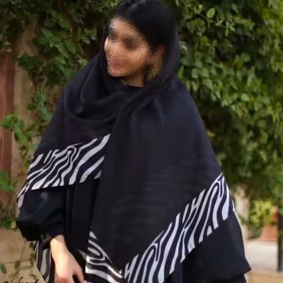 روسری کد 216،جنس نخ کره بسیار با کیفیت نرم ولطیف با ایستایی خیلی خوب
