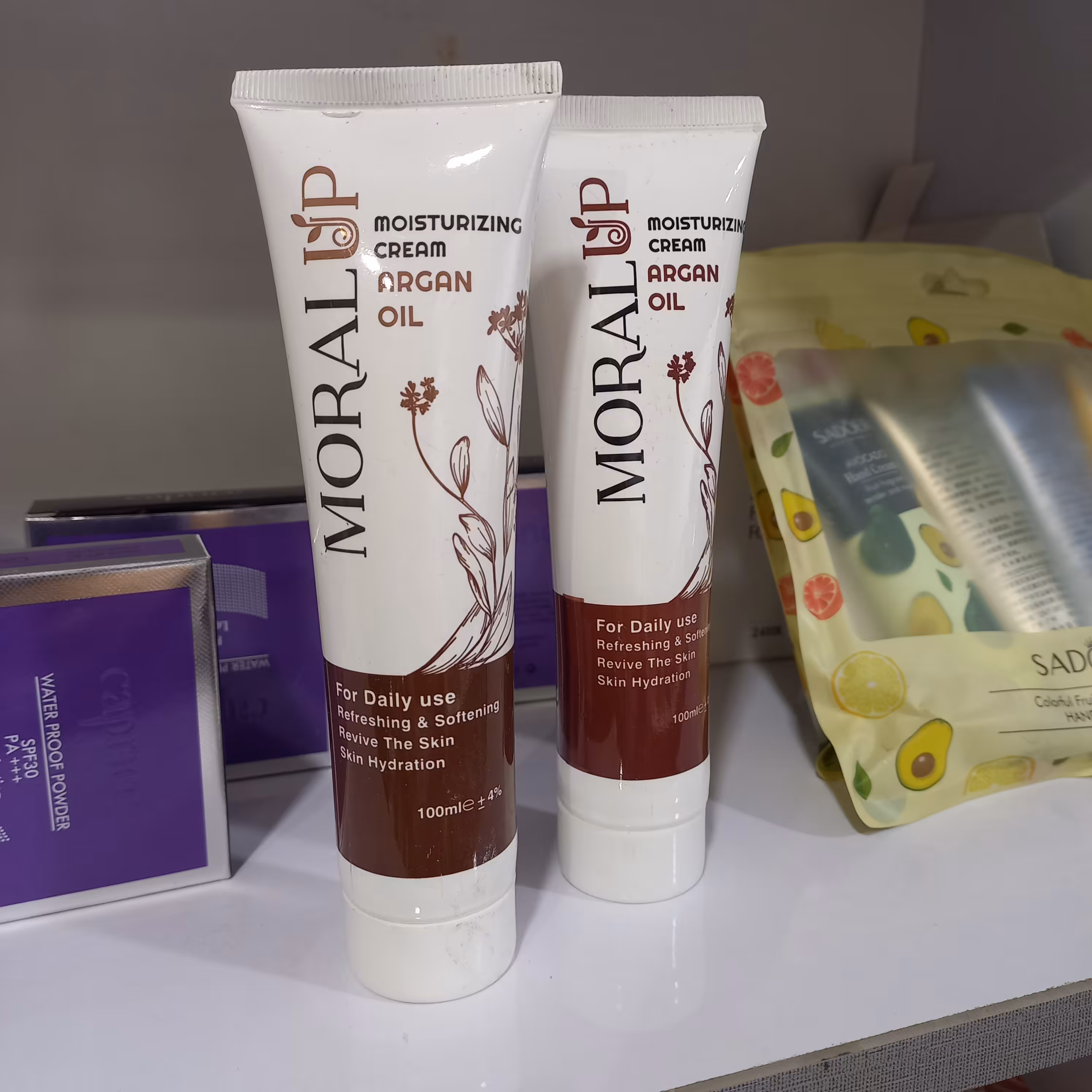 کرم مرطوب کننده حاوی روغن ارگان 