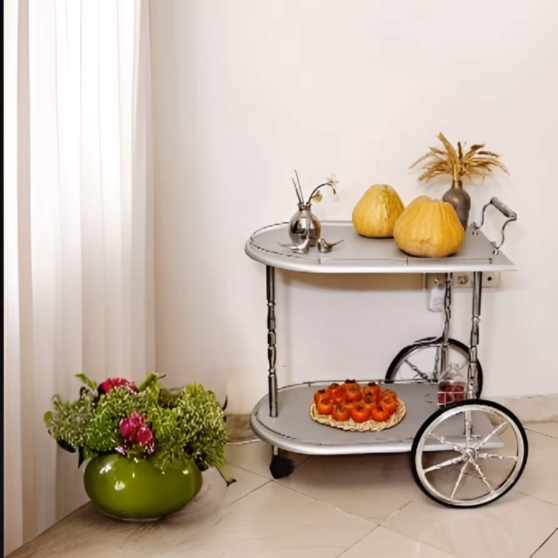 میز بارپذیرایی چرخدار نقره ای بیضی سیلور  ام دی اف