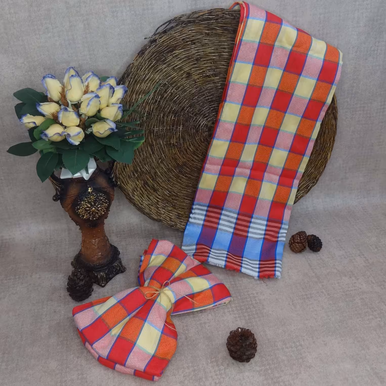 چادرشب یزد ابعاد 2 در 2 جنس فلامنت و عالی ( چادر شب یزد )