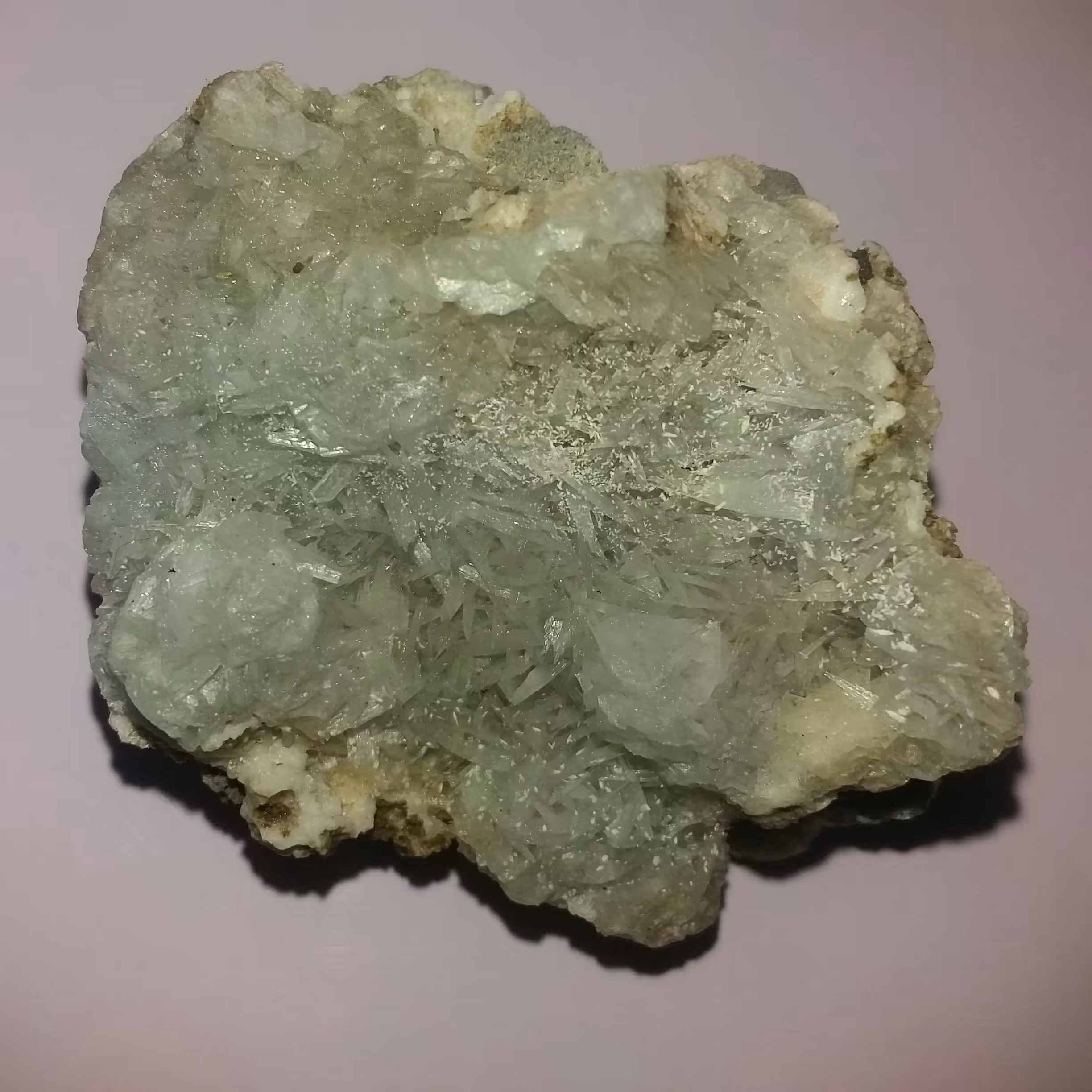 راف فوق کلکسیونی بسیار خاص و زیبا بلوری رشته ای بسیار زیباتر از عکس تکرار نشدنی