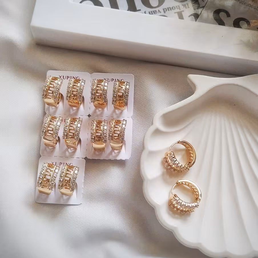 گوشواره نگین دار زنانه.کد 8898135.برند ژوپینگ.رنگ ثابت.آبکاری آبطلا ضدحساسیت