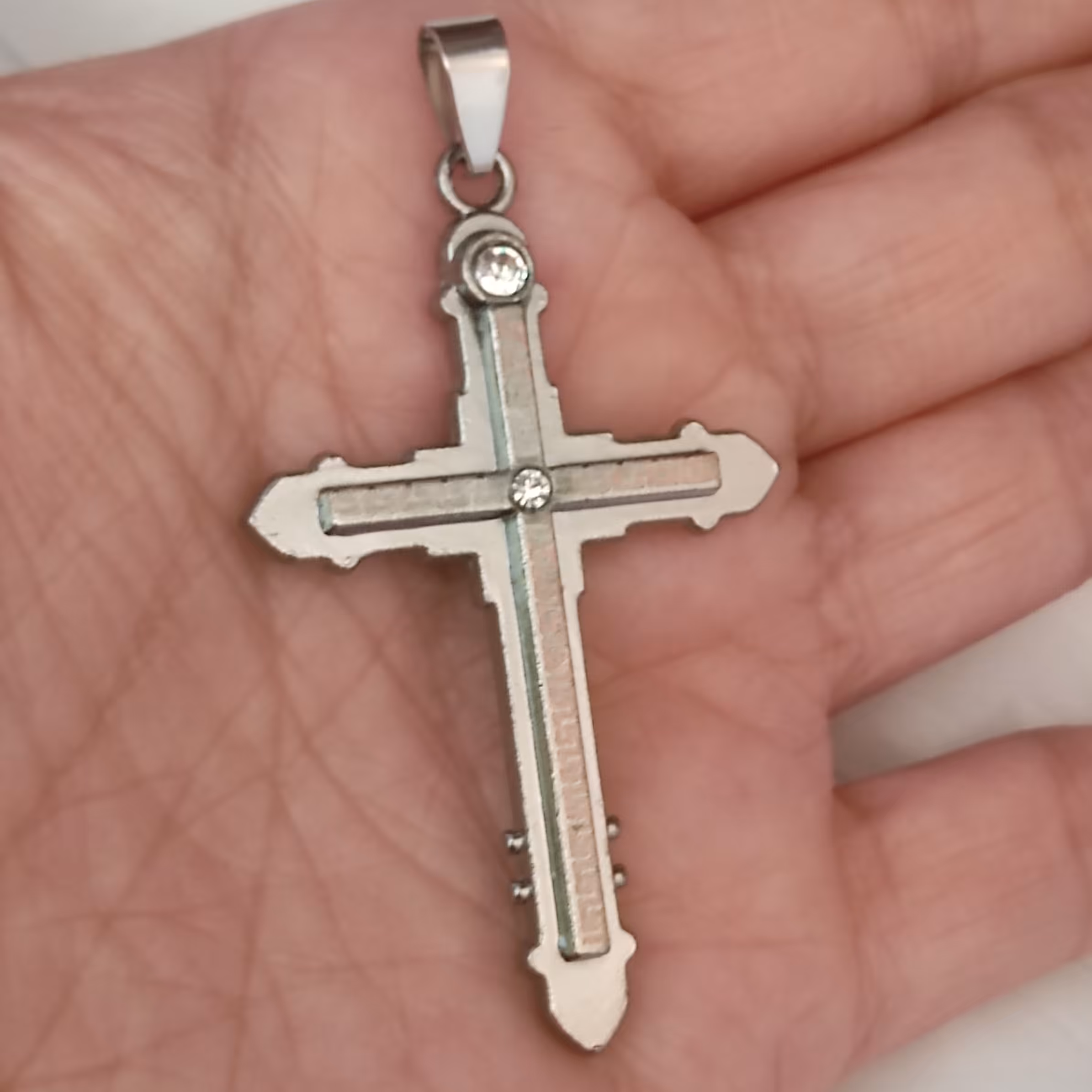 پلاک صلیب استیل نقره ای رنگ ثابت