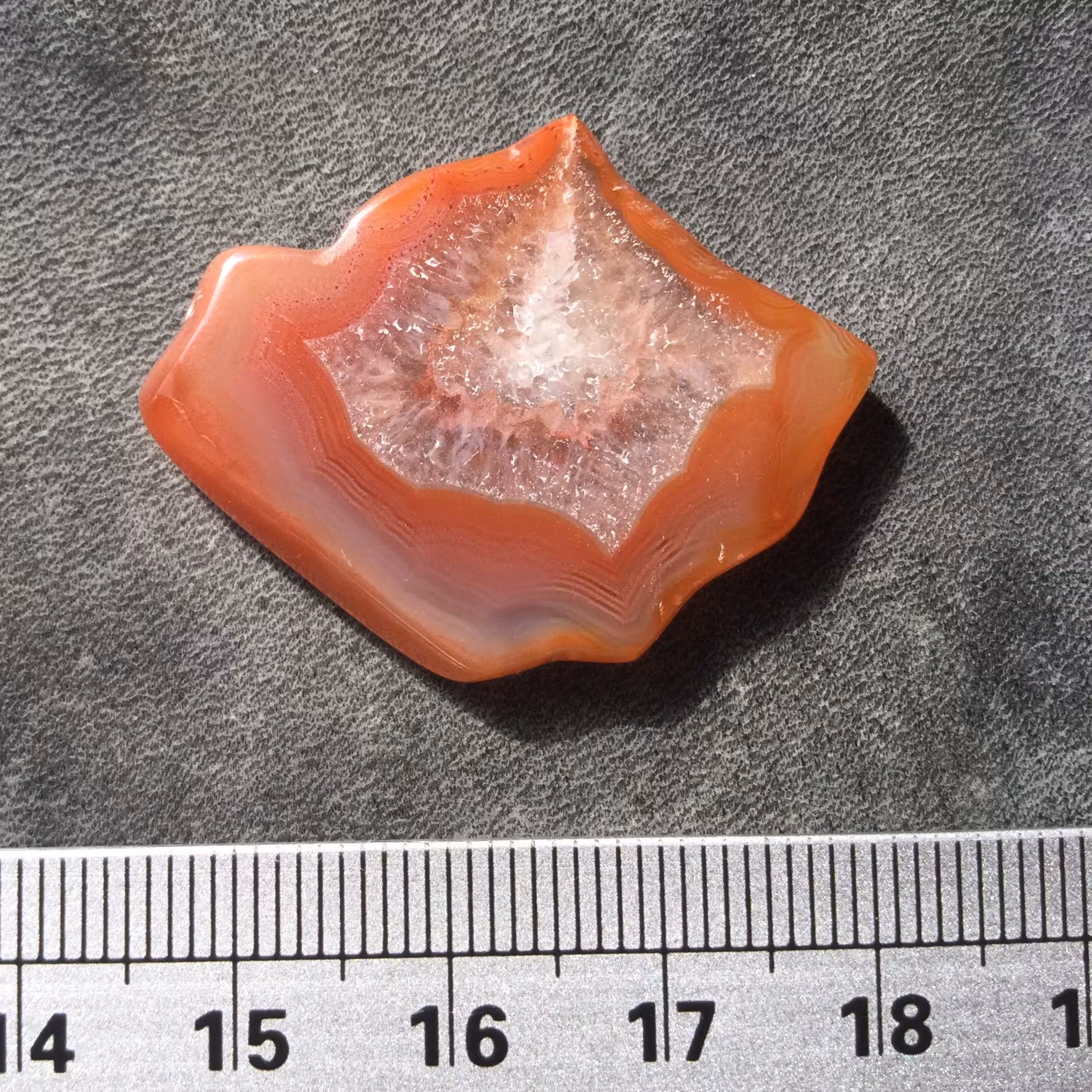 عقیق سرخ طبیعی با ژئود کوارتز 