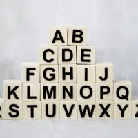 مکعب اعداد و حروف چوبی