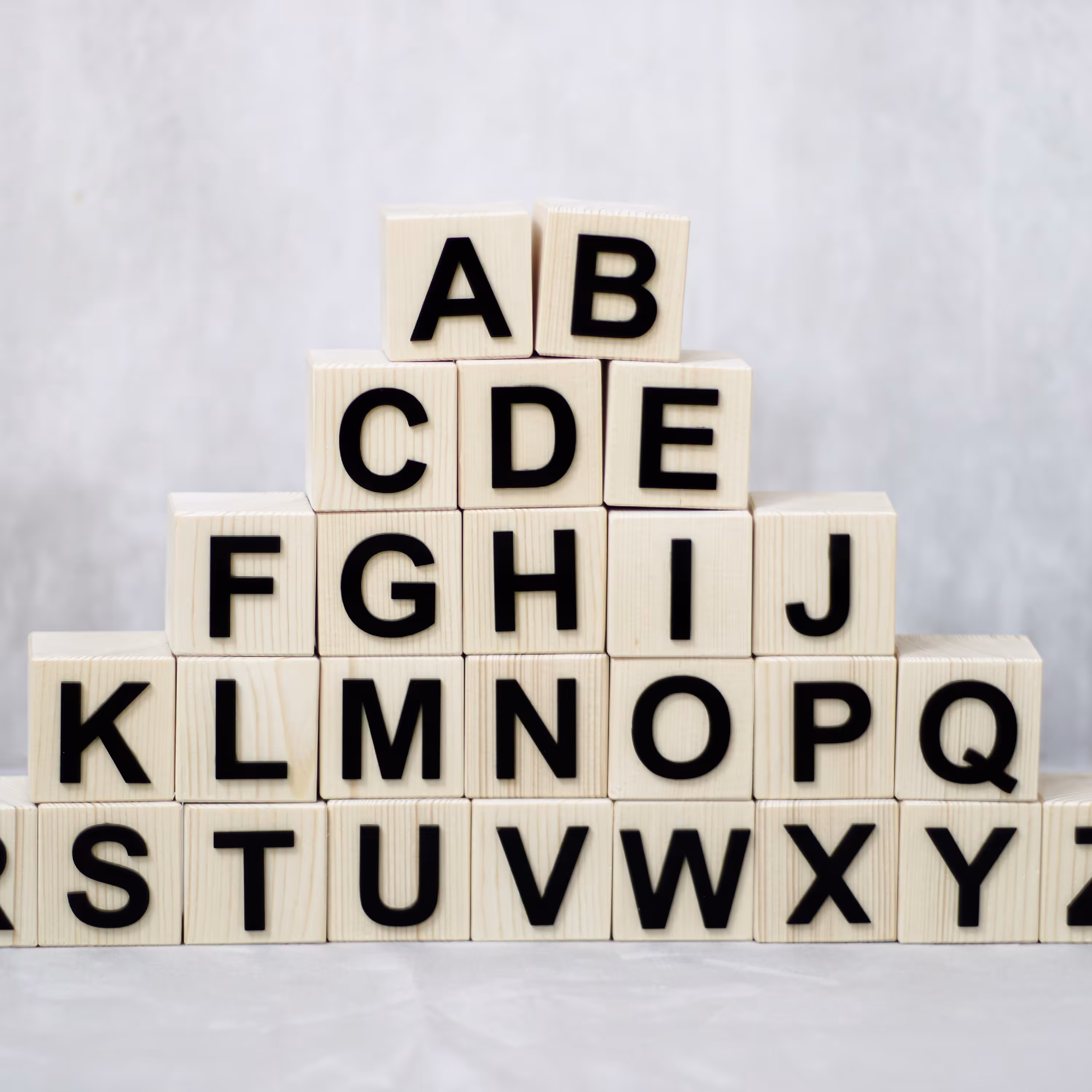 مکعب اعداد و حروف چوبی