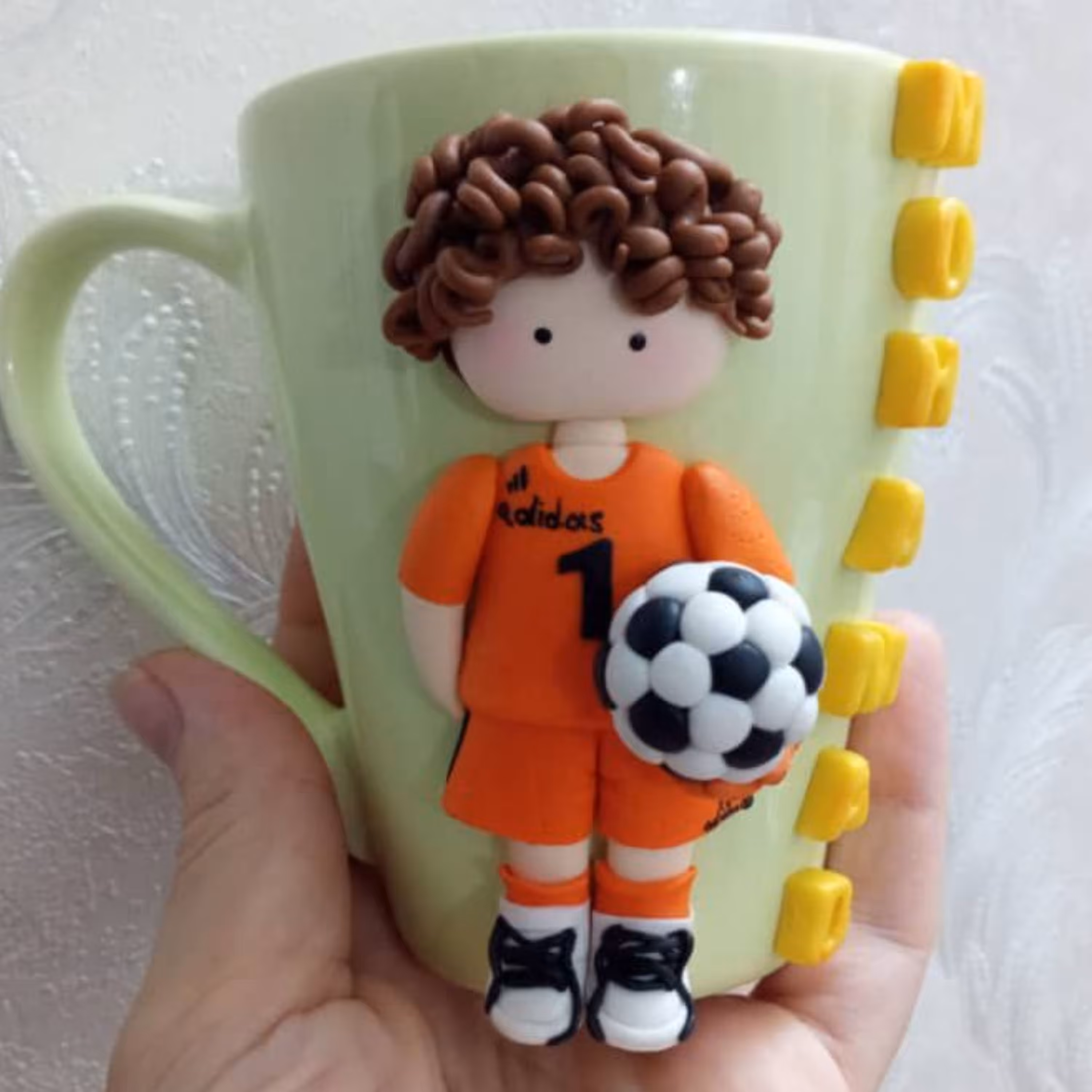 ماگ فوتبالیست کودکانه از جنس خمیر ایتالیایی