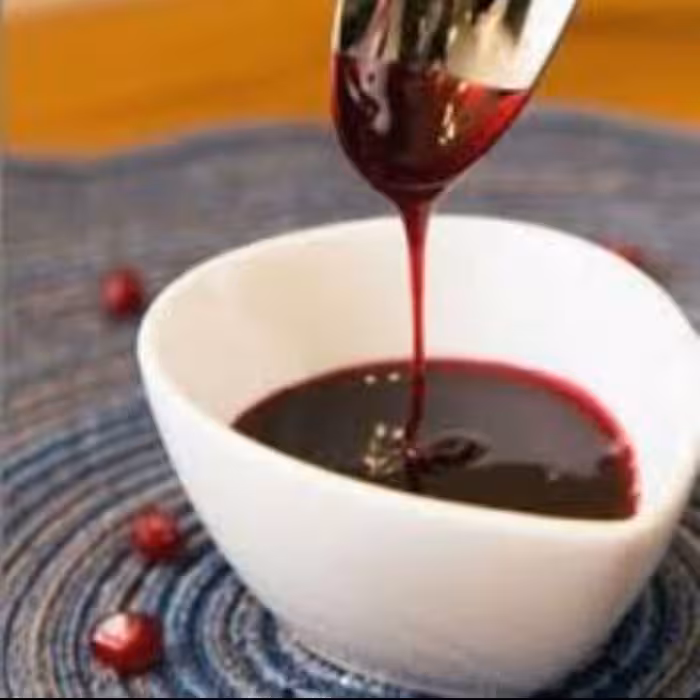 رب انار درجه 1 ماه بانو  طعم ملس وزن نیم کیلویی