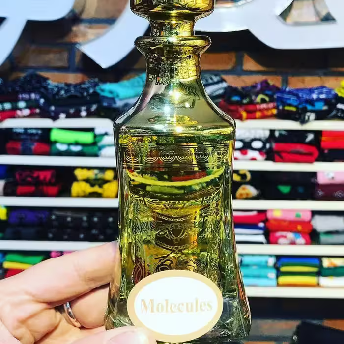 عطر جذاب مولکول