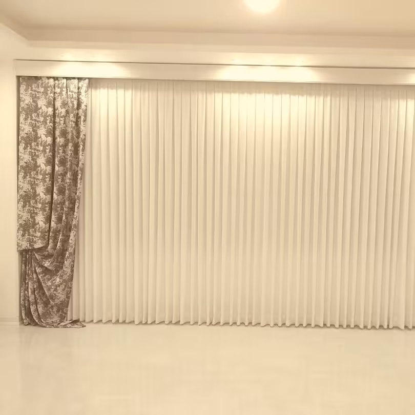 پرده پذیرایی زنگ طوسی ملایم ورن 1200 سایز 3 متر در قد 2/80