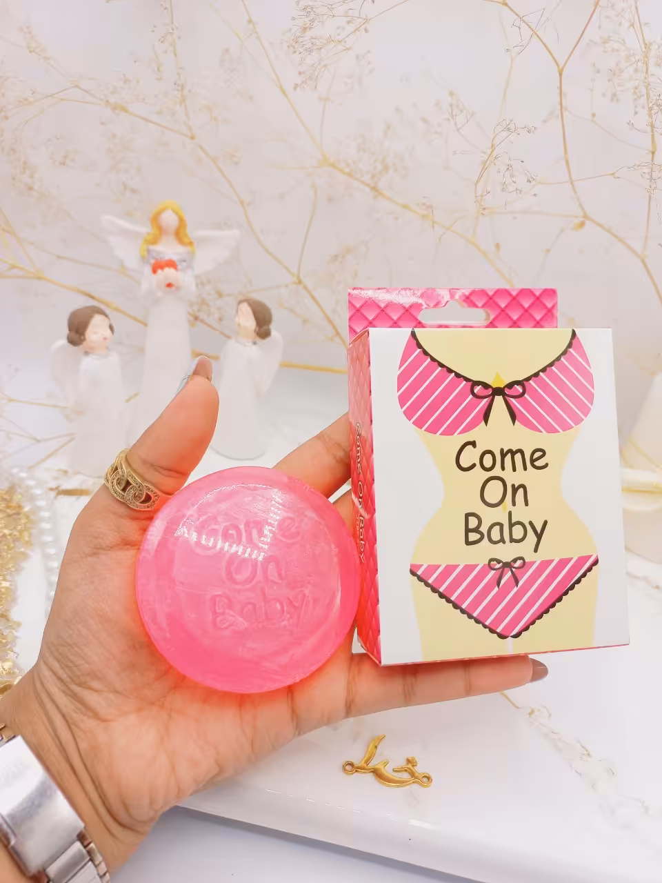 صابون آنتی باکتریال روشن کننده نواحی حساس رایحه ( گلی) Come On Baby کد 300036