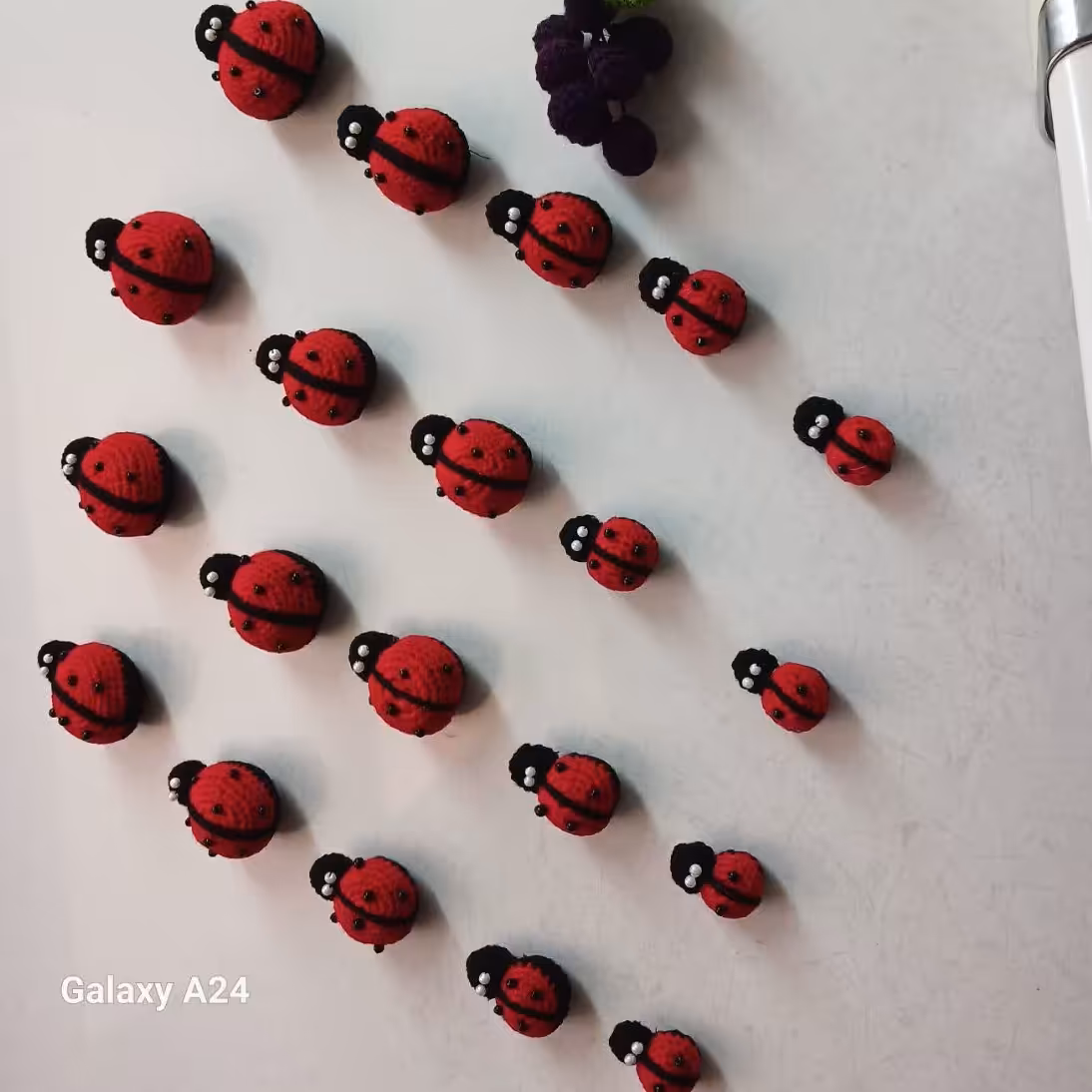 مگنت بافتنی یخچال (گل و پروانه+کفشدوزکای کوچک  )سفره پاکن کفشدوزکی زیبا