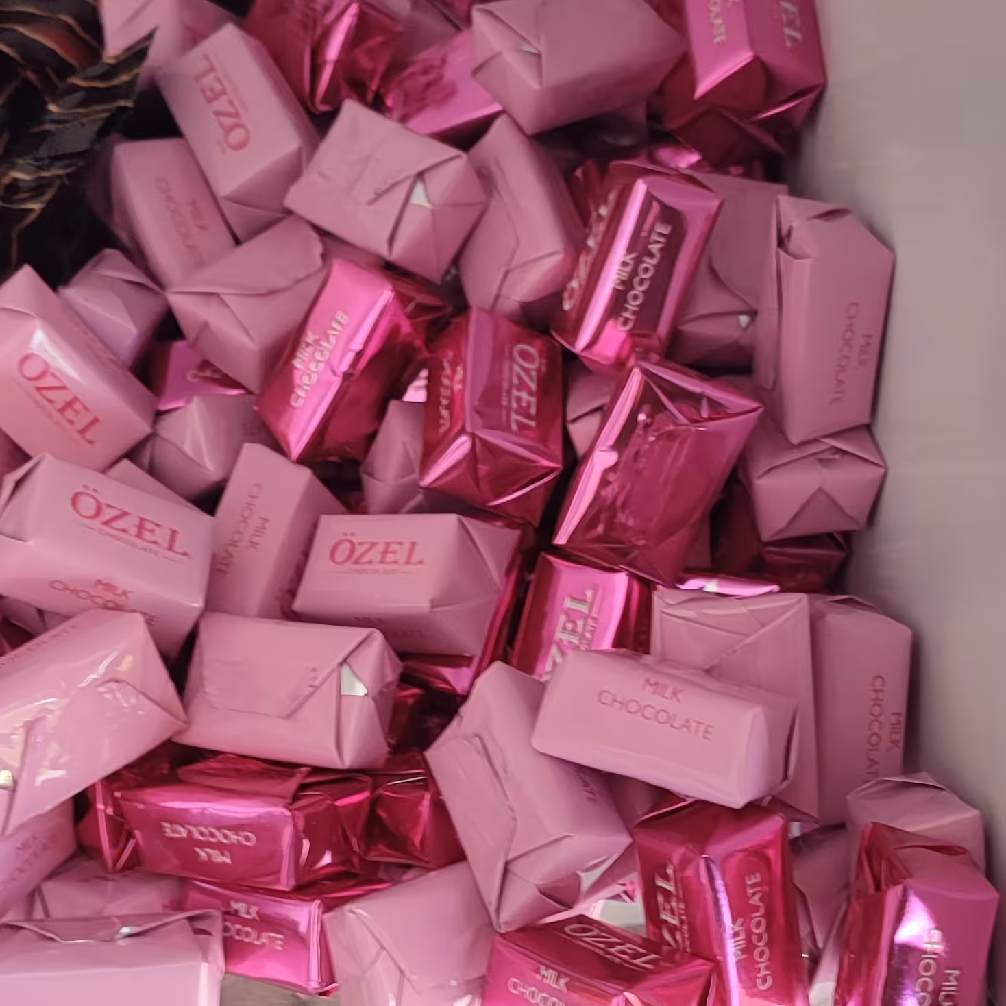 شکلات کاکائویی ozel (نیم کیلو)